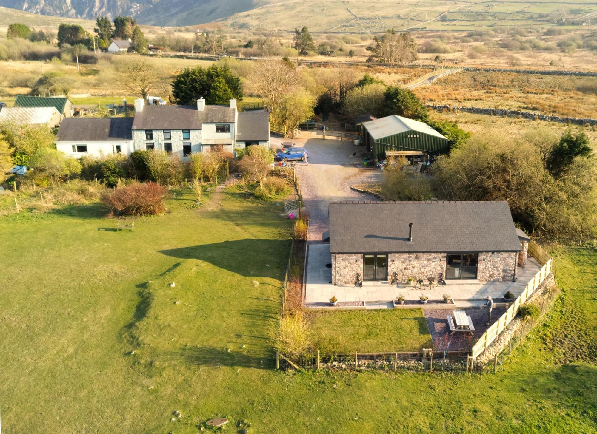 Hedd Wen Villa Llanllyfni Exterior photo